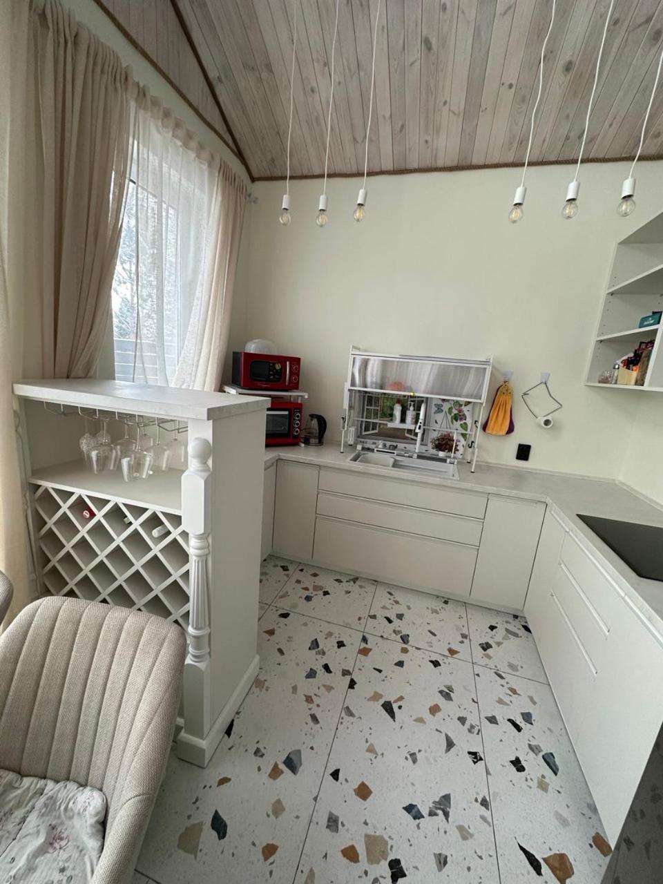 У Дачі Для Своїх Guest House Novyye Bezradichi Ngoại thất bức ảnh