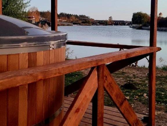 У Дачі Для Своїх Guest House Novyye Bezradichi Ngoại thất bức ảnh